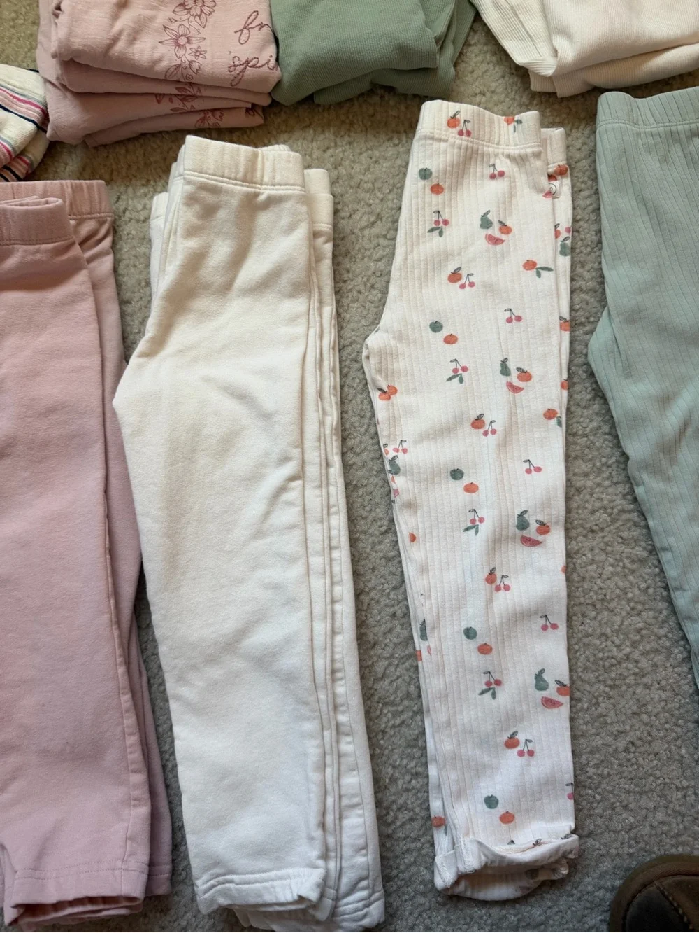 Lot of Girls Organic Little Planet Leggings and Tops 4T